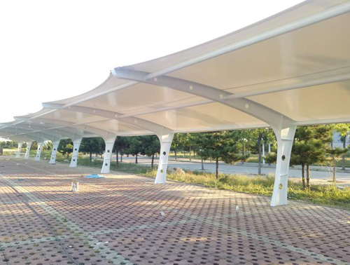 長(zhǎng)春膜結(jié)構(gòu)車棚搭建過程有什么要求