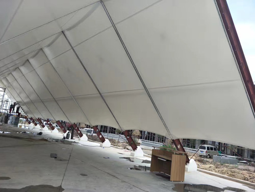 膜結構罩棚與張拉膜結構的區(qū)別